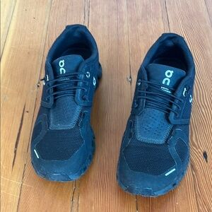 On Cloud Running  Black Athletic Shoes